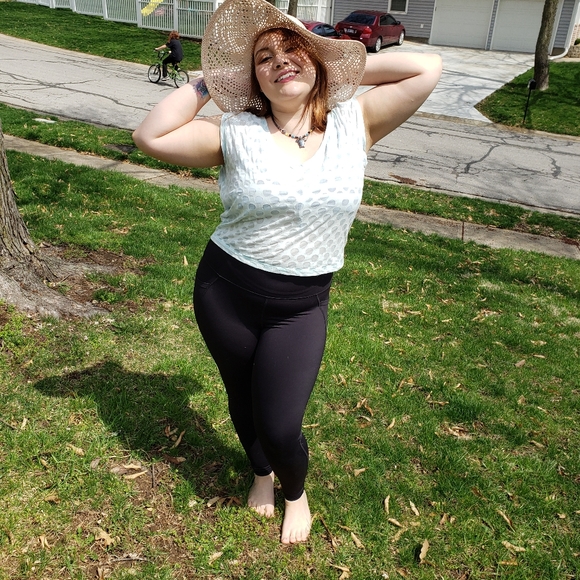 Meet your Posher, Kayla - Picture 4 of 6